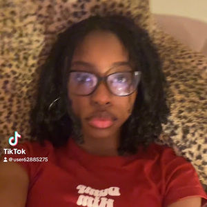 Meet your Posher, Alisia